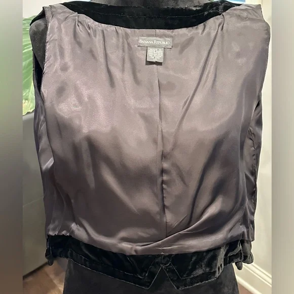 Vintage Banana Republic Velvet Beaded
Vest 90s Flair Size 10 - Picture 12 of 16